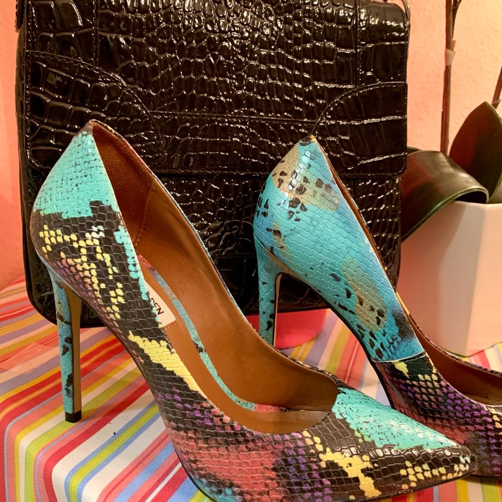 ♠️ KATE SPADE  ..... 3 way Handbag w/Gold hardware - Picture 5 of 8